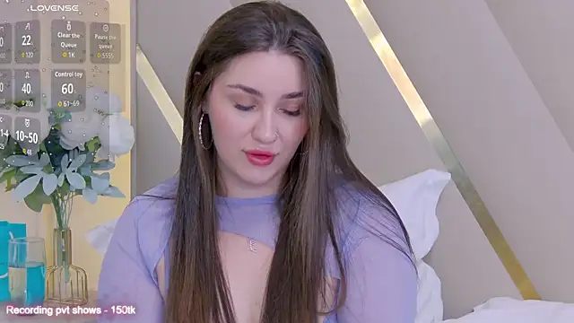 KiraBarlows online show from October 26, 2025, 7:09 am