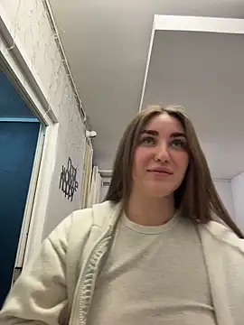 Snapshot of KiraBarlows chatting on March 18, 2026, 7:48 pm KiraBarlows online show from March 18, 2026, 7:48 pm