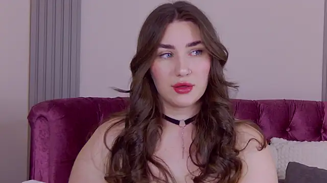 KiraBarlows online show from November 13, 2025, 8:46 pm