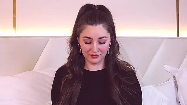 KiraBarlows online show from March 21, 2025, 7:02 pm