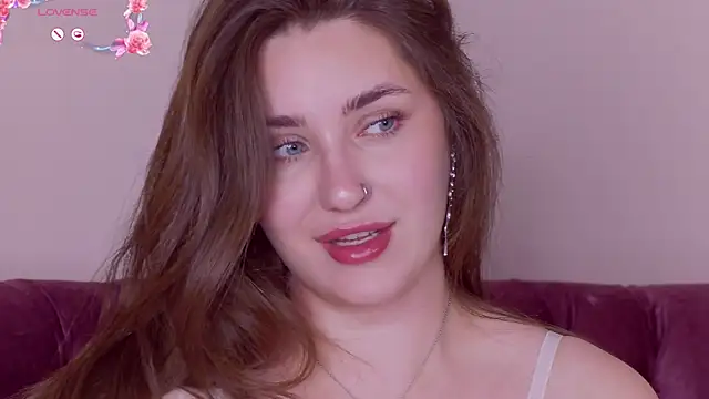 KiraBarlows online show from August 3, 2026, 12:41 am
