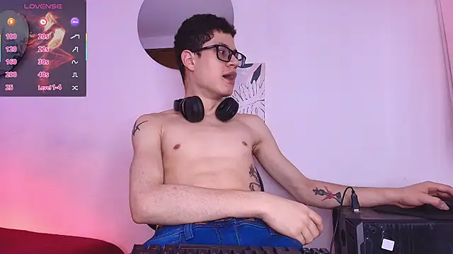 wolfandsky online show from February 23, 2026, 12:06 pm