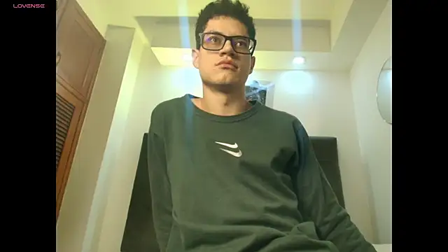 wolfandsky online show from September 26, 2025, 12:01 pm