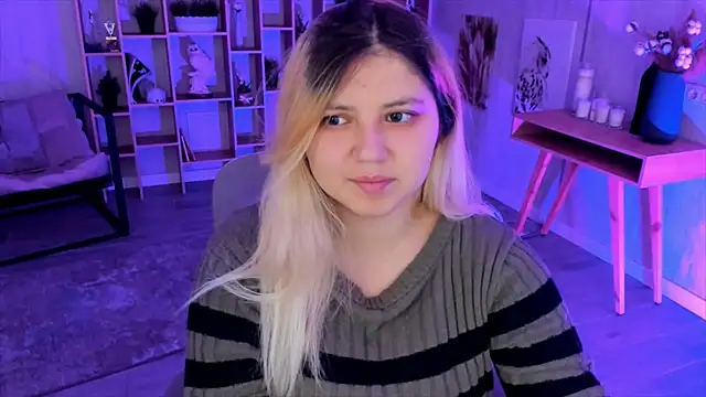 DiaAngell online show from October 17, 2025, 7:59 pm