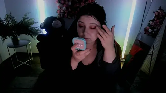 DiaAngell online show from June 5, 2026, 10:37 pm
