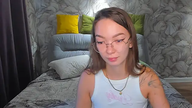 SusannJohnson online show from June 19, 2026, 12:38 am