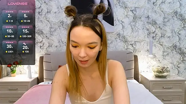 SusannJohnson online show from March 23, 2025, 6:47 am