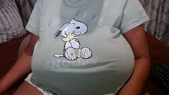 BUBBLYBUNNYxx online show from May 3, 2026, 5:49 pm