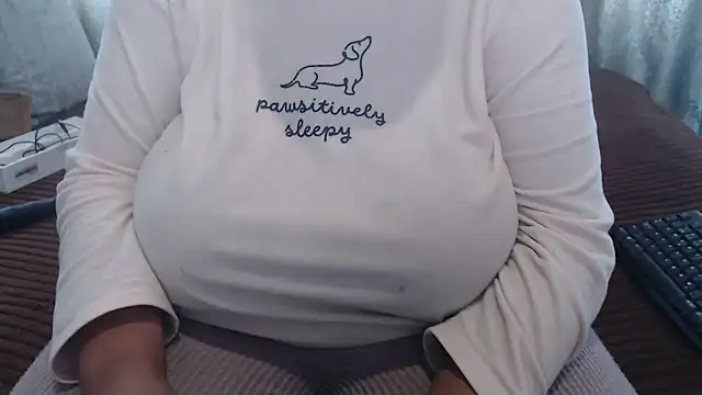 Snapshot of BUBBLYBUNNYxx chatting on June 22, 2026, 6:32 am BUBBLYBUNNYxx online show from June 22, 2026, 6:32 am