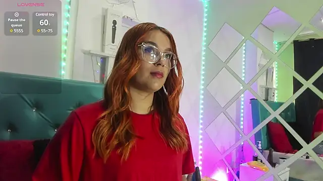 Sophie new25 online show from March 18, 2025, 12:06 pm