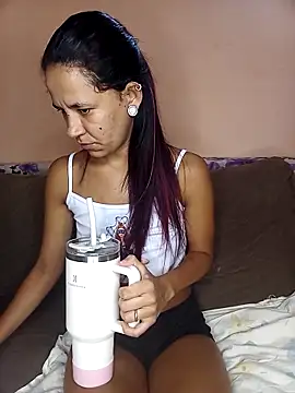 Alyne69PB online show from October 24, 2025, 11:42 am