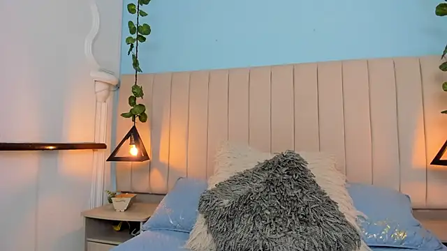 Paulina Lopezz online show from February 17, 2025, 8:49 pm