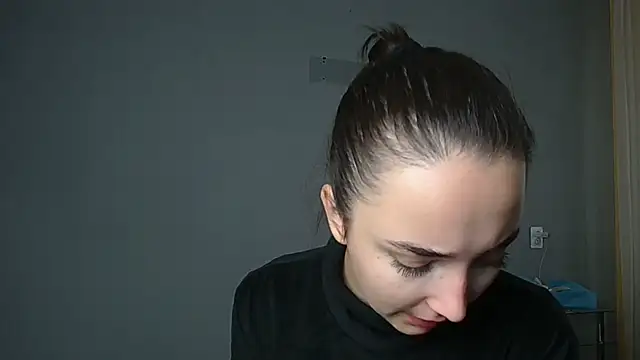 Eva Gloryy online show from September 29, 2025, 11:27 am