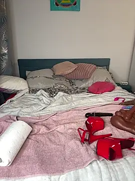 HotLivv69 online show from October 5, 2025, 8:43 pm