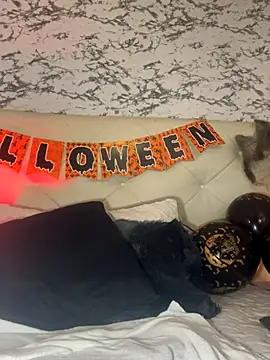 Lili  taylor online show from November 1, 2025, 2:29 am