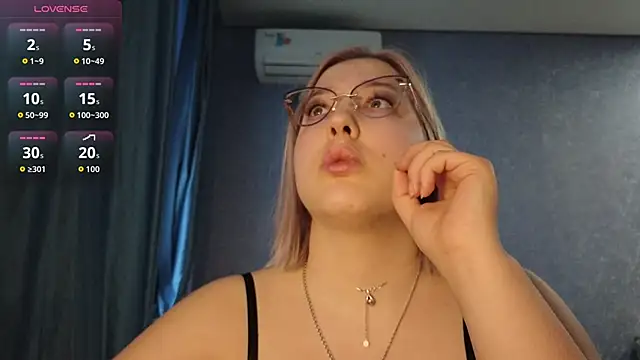 HotBrandyX online show from March 21, 2026, 12:20 pm