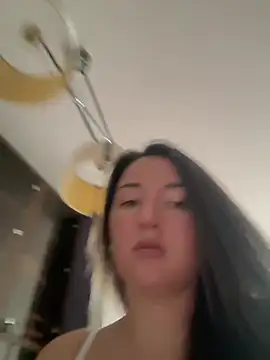 sweetflowers69 online show from March 19, 2025, 8:23 am