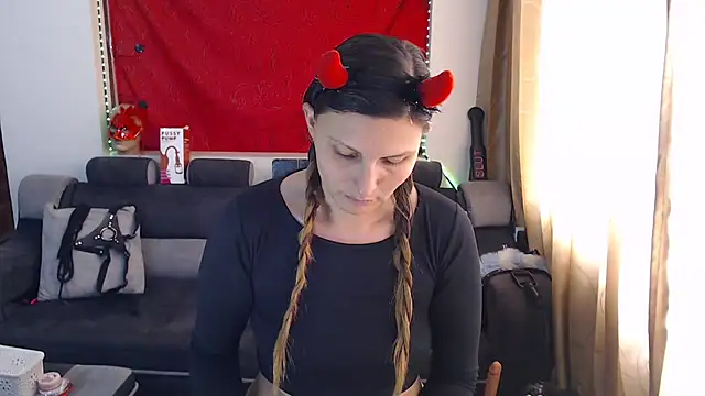 sachaclinford online show from September 23, 2025, 6:26 pm