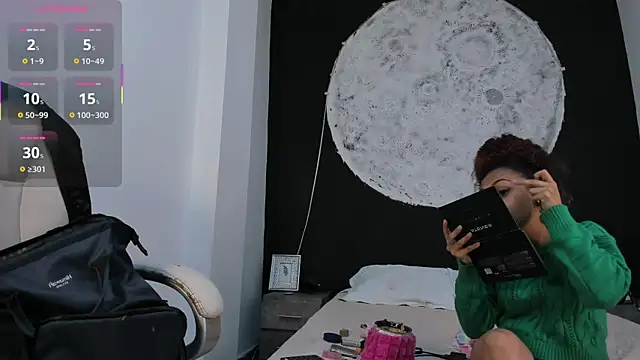 DalayMoore online show from October 12, 2025, 7:48 pm