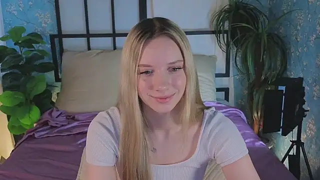 Snapshot of katt__y chatting on May 12, 2026, 5:15 am katt y online show from May 12, 2026, 5:15 am