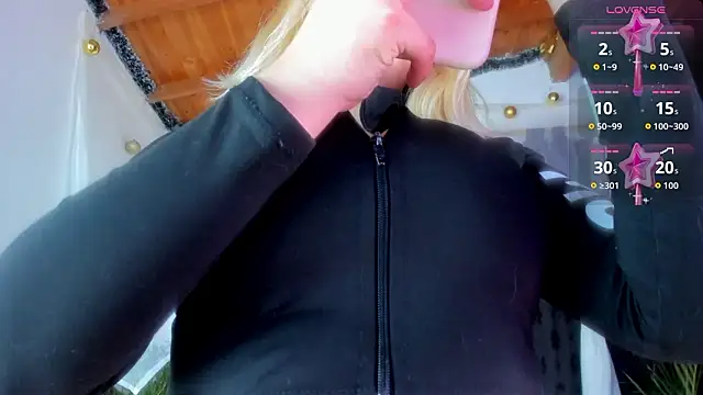 Freydis18 online show from February 7, 2026, 3:36 am