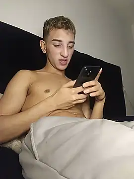 Snapshot of manu_stiv chatting on June 17, 2026, 11:58 pm manu stiv online show from June 17, 2026, 11:58 pm