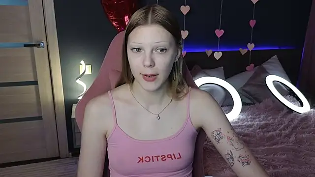 MiaWhisper online show from February 17, 2025, 7:37 am