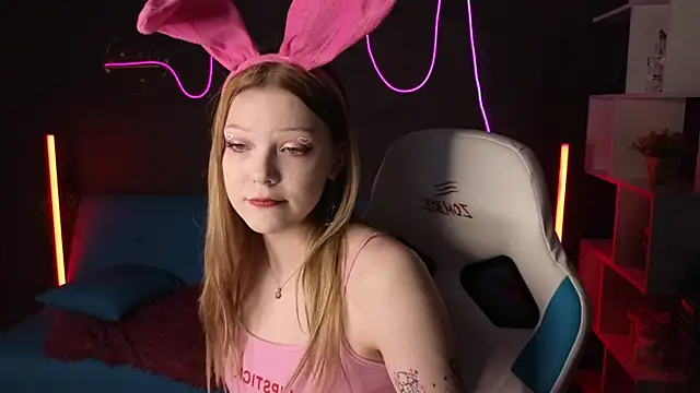 MiaWhisper online show from January 25, 2025, 8:21 am