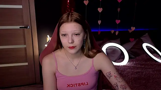 MiaWhisper online show from February 16, 2025, 8:21 am