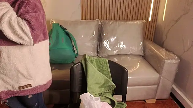 Kitten Cam online show from June 23, 2026, 1:14 am