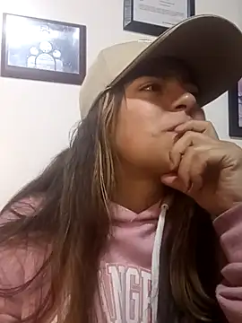 Kitten Cam online show from October 2, 2025, 3:32 am