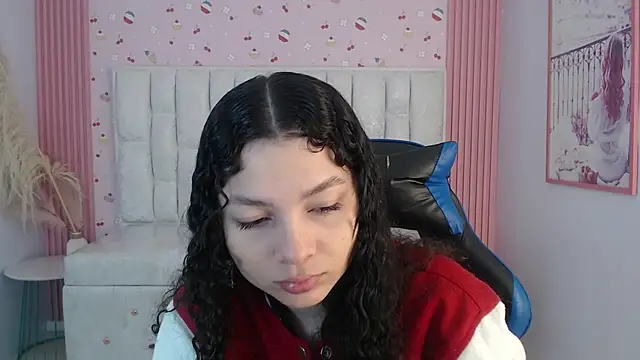 shalon diaz s online show from December 21, 2025, 1:13 pm