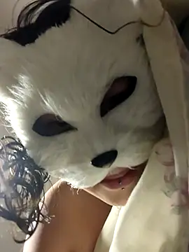 GinnyDelice online show from February 9, 2025, 4:57 am