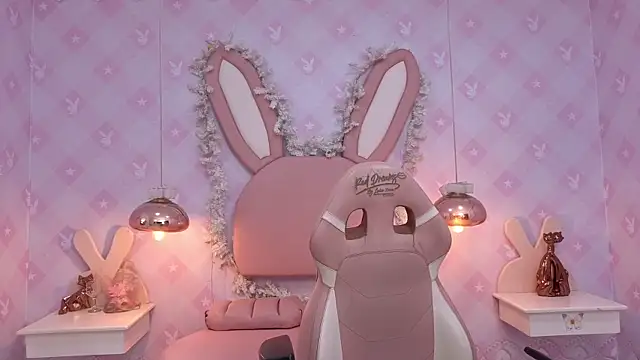 LIA SWAN  online show from September 18, 2025, 11:41 pm