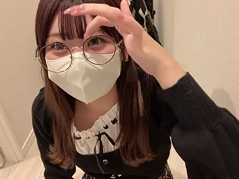 Snapshot of shina_mo_n_ch chatting on March 23, 2026, 1:55 pm shina mo n ch online show from March 23, 2026, 1:55 pm