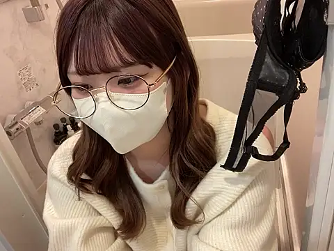 Snapshot of shina_mo_n_ch chatting on March 31, 2026, 3:41 am shina mo n ch online show from March 31, 2026, 3:41 am