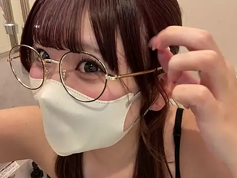 Snapshot of shina_mo_n_ch chatting on March 25, 2026, 3:11 pm shina mo n ch online show from March 25, 2026, 3:11 pm