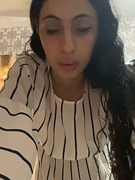 majdolin78 online show from October 30, 2025, 12:47 pm