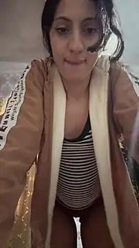 majdolin78 online show from February 16, 2026, 11:42 am