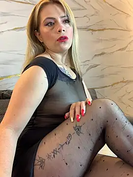 RayaCarr  online show from July 29, 2026, 12:48 pm