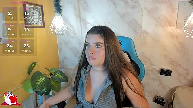Lia little18 online show from May 1, 2026, 8:03 pm