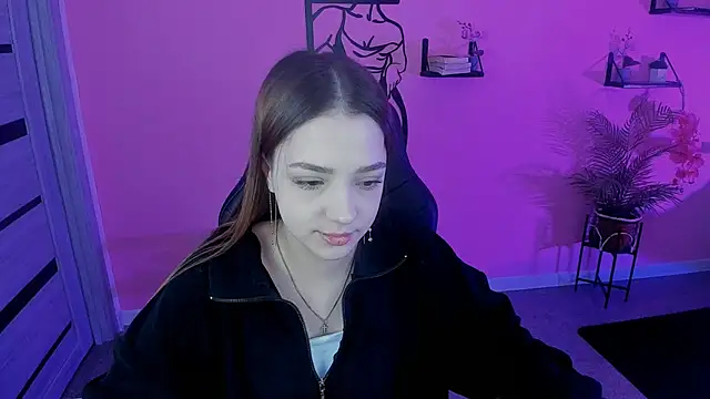 PamBeesly online show from March 22, 2025, 8:29 am