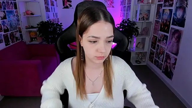 PamBeesly online show from March 3, 2025, 2:44 am