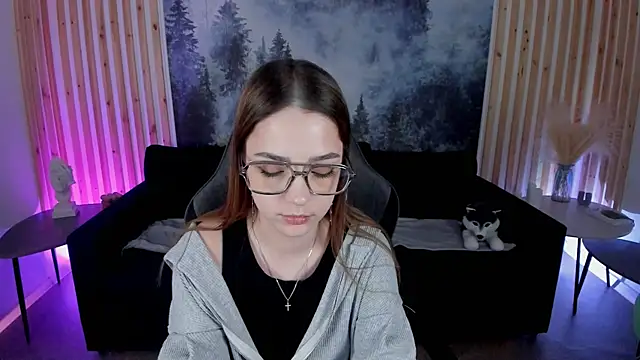 PamBeesly online show from March 14, 2025, 2:30 pm