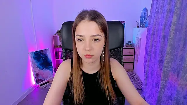 PamBeesly online show from March 18, 2025, 11:11 am