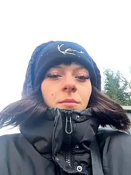 Ciara2004 online show from November 28, 2025, 7:52 am