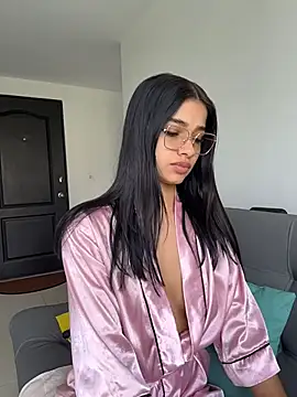 Snapshot of Bella_Smiith_ chatting on February 27, 2026, 3:01 pm Bella Smiith online show from February 27, 2026, 3:01 pm