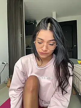 Snapshot of Bella_Smiith_ chatting on February 25, 2026, 1:44 pm Bella Smiith online show from February 25, 2026, 1:44 pm