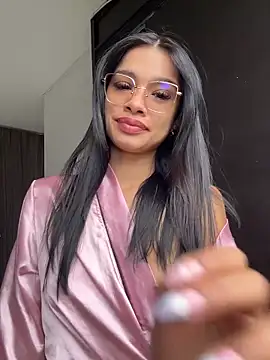 Snapshot of Bella_Smiith_ chatting on February 12, 2026, 2:17 pm Bella Smiith online show from February 12, 2026, 2:17 pm