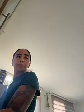 sophierooy22 online show from July 27, 2026, 7:32 pm
